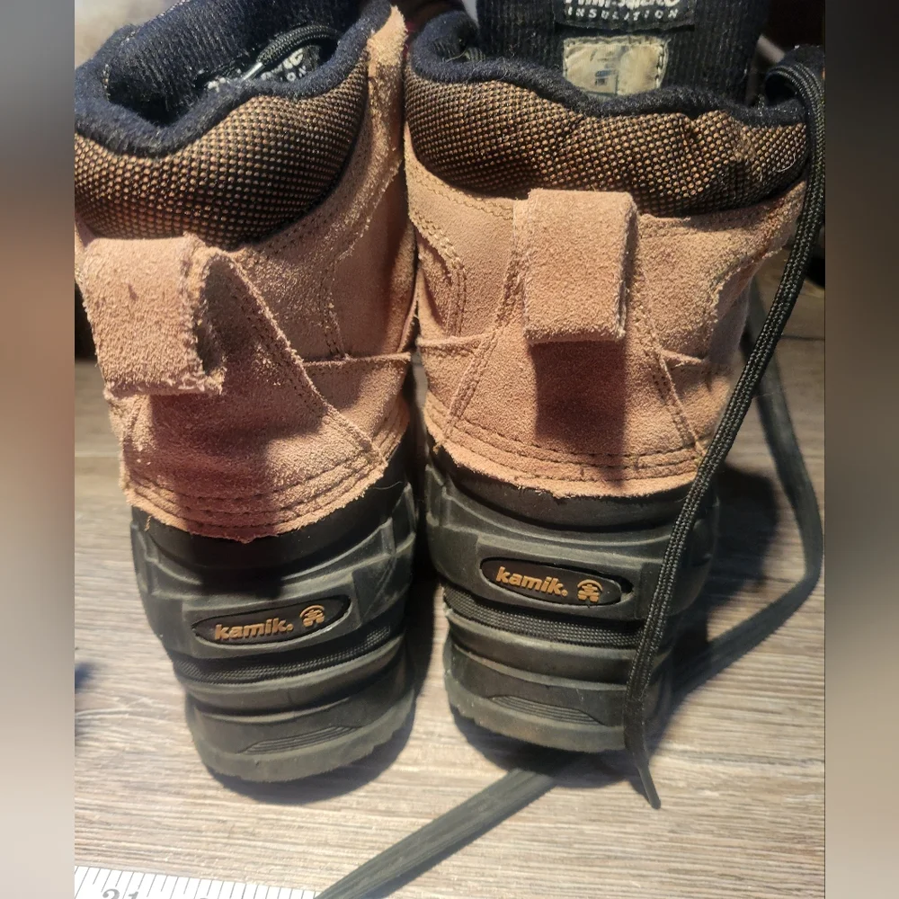 Kamik Womans Lace Up‎ Snow Boots Size 7